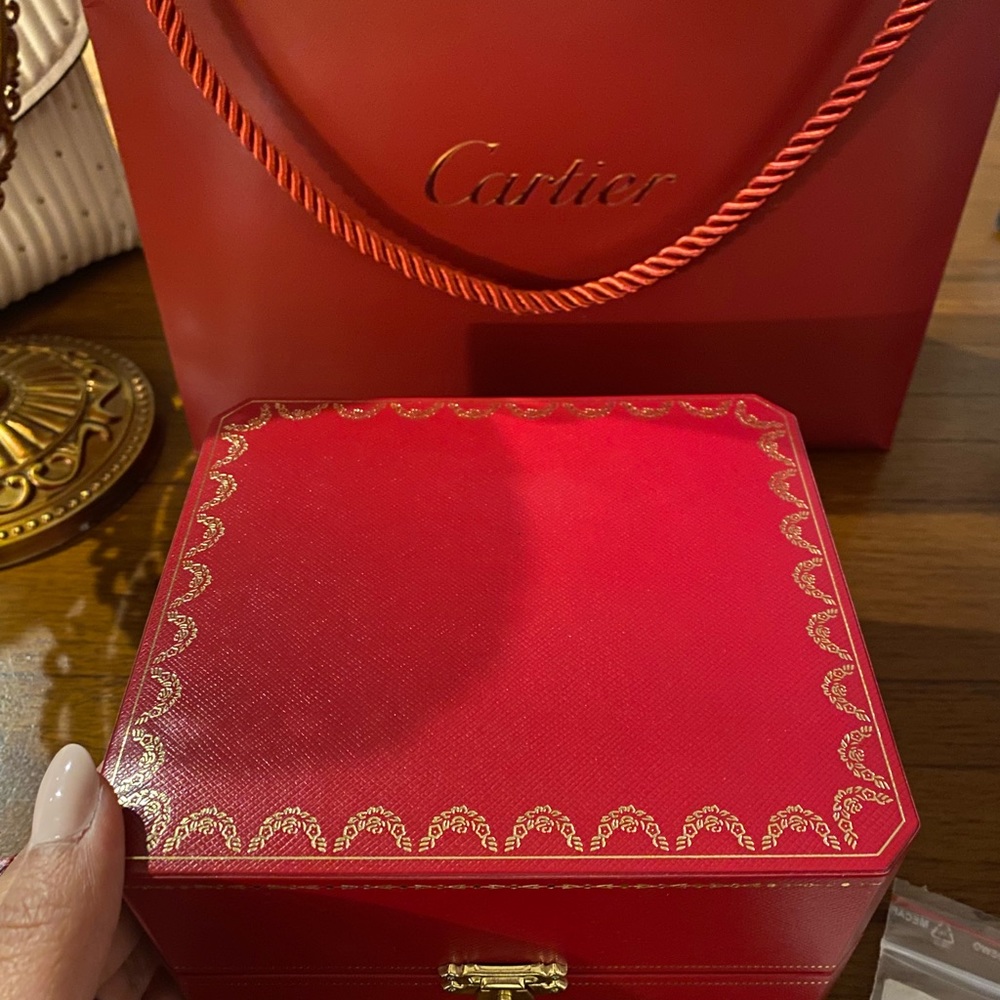 Cartier panther small watch. Like new condition includes everything! - Picture 10 of 15